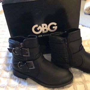 Black moto boots